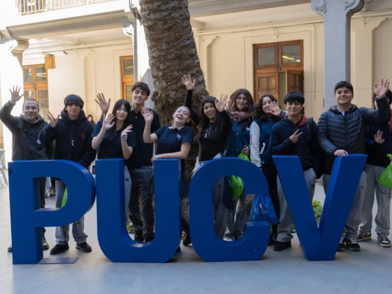 Colegio William James participa en el Día Abierto PUCV