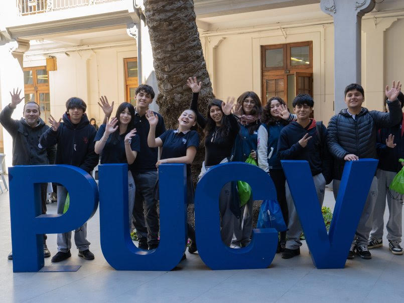Colegio William James participa en el Día Abierto PUCV